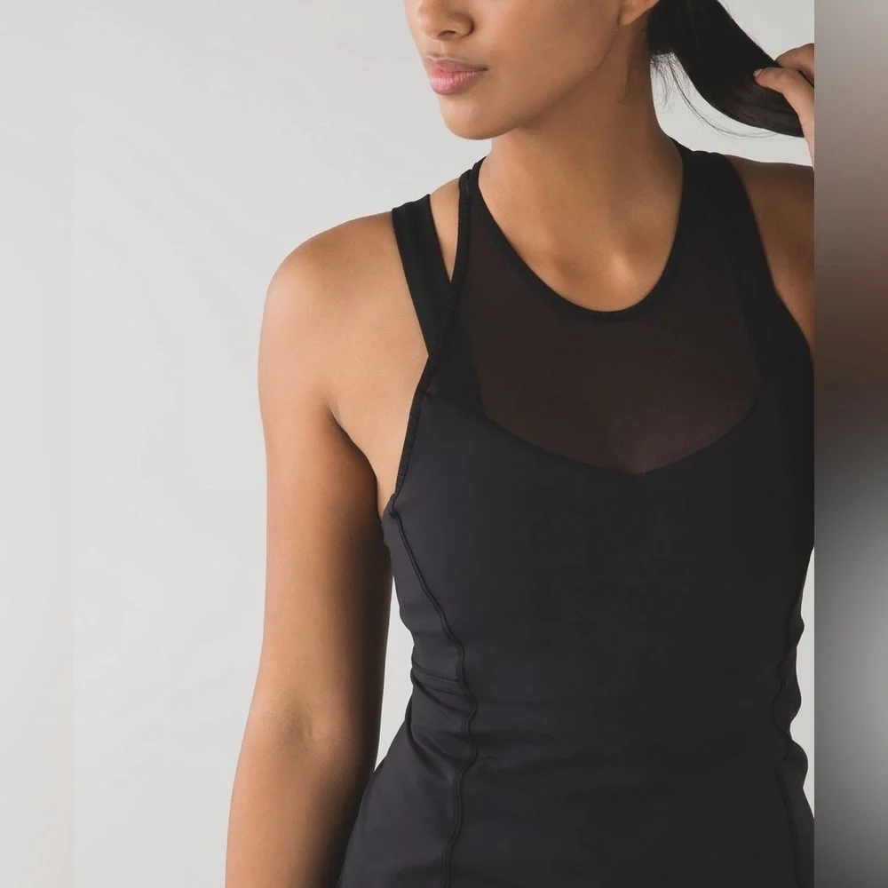 Lululemon Running In The City Tank in Black Size 4